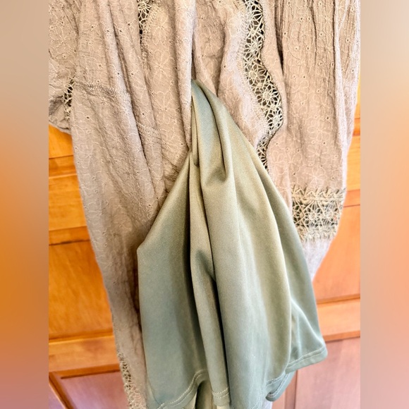 Bohme Tiered Embroidered Midi Dress Size Small - Picture 5 of 8